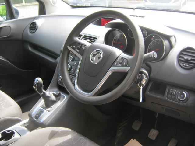 Vauxhall Meriva Exclusive 5 Door Hatchback